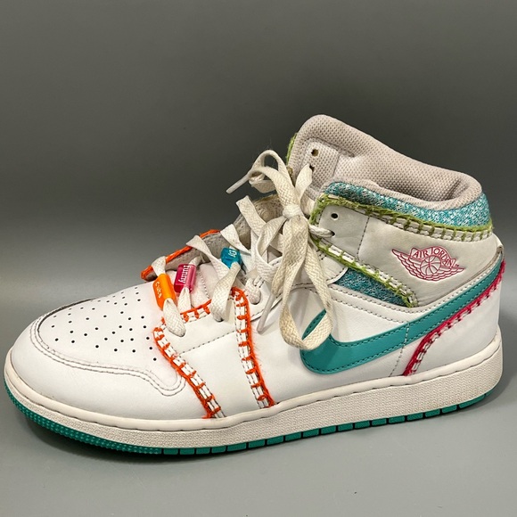 Nike Air Jordan 1 Mid SE GS White Teal Retro DM6218-100 Size 6Y UK  5.5 EUR 38.5 - Picture 4 of 15